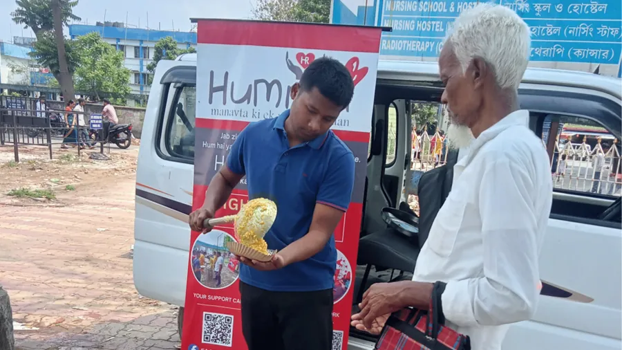 Humrahi food distribution, serving meals in Siliguri